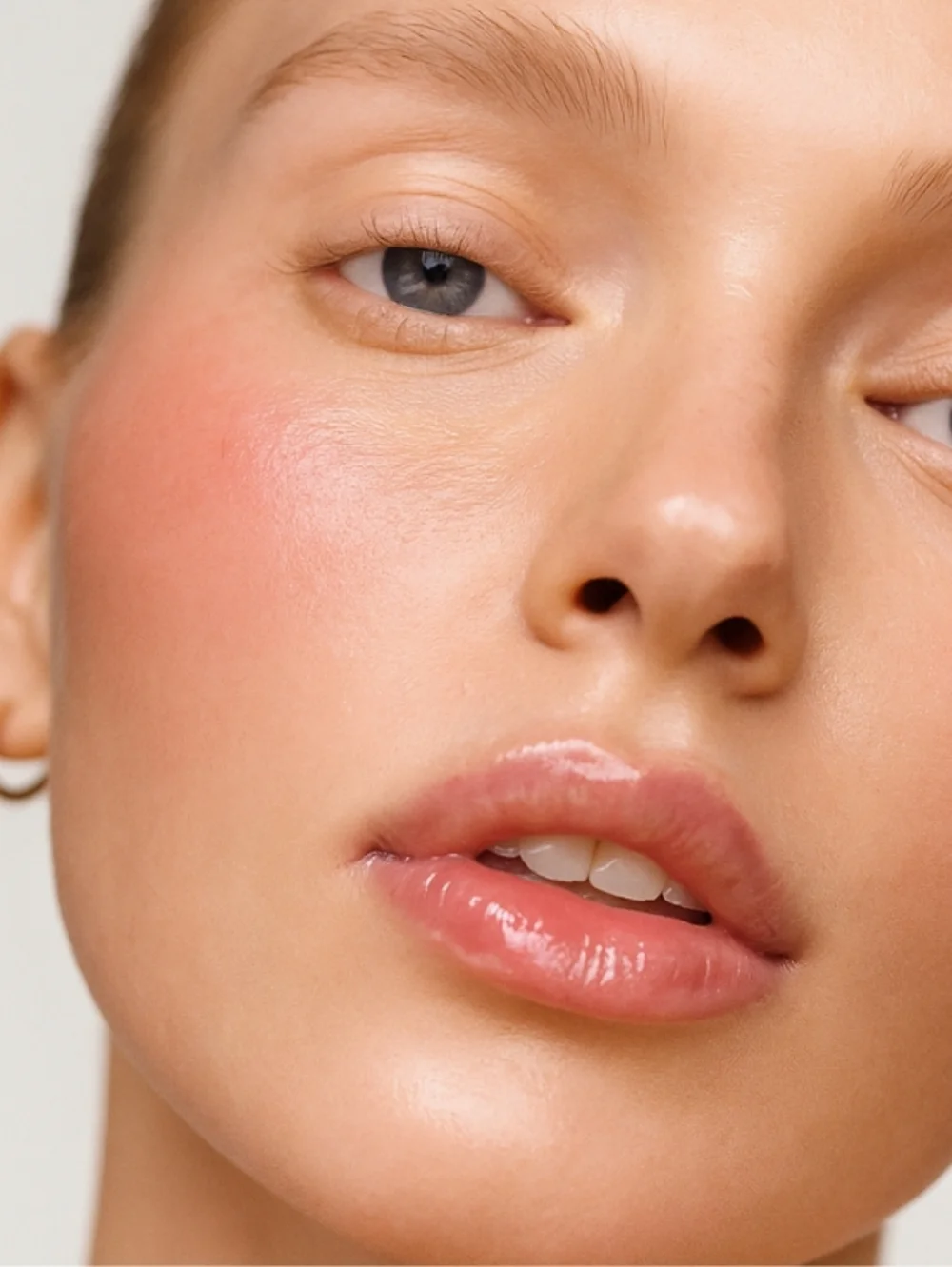 🔴 HOLA NEON Lip Drip Tinted Lip Oil - Gloss Me